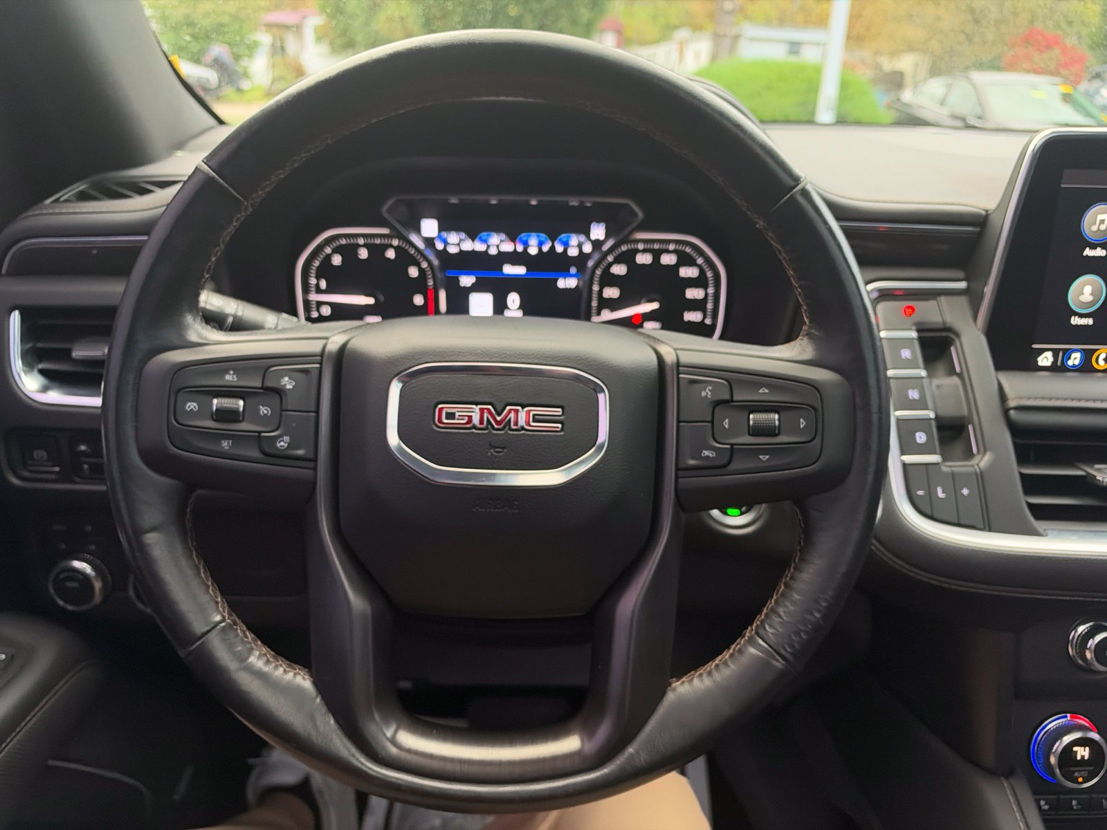 Used 2021 GMC Yukon XL AT4 w/ Rear Media and Nav Package AWD/4WD image 13