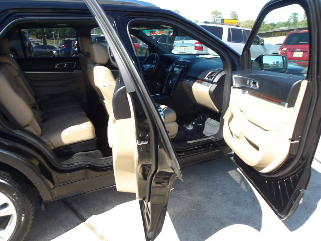 Used 2016 Ford Explorer Limited w/ Equipment Group 301A FWD image 6
