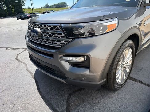 Used 2022 Ford Explorer Limited w/ Equipment Group 301A RWD image 13