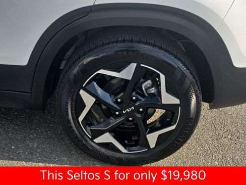 Used 2025 Kia Seltos S image 38