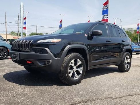 Used 2018 Jeep Cherokee Trailhawk w/ Quick Order Package 27L AWD/4WD image 8