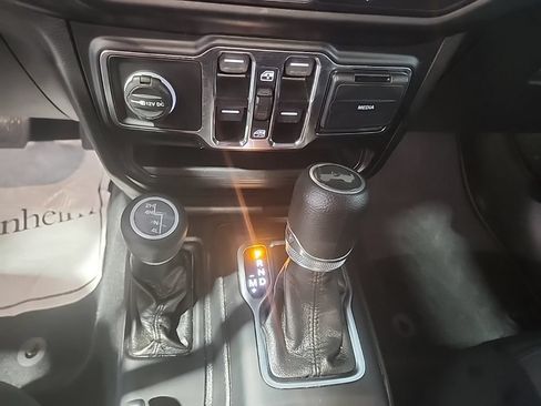 Used 2021 Jeep Wrangler Unlimited Sport AWD/4WD image 7