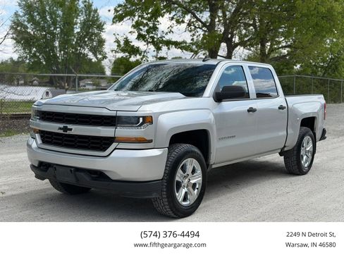 Used 2018 Chevrolet Silverado 1500 Custom w/ Custom Value Package AWD/4WD image 1