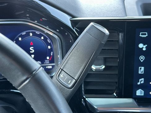 Used 2023 Chevrolet Silverado 1500 LT Trail Boss w/ Protection Package image 32