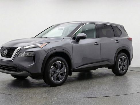 Used 2025 Nissan Rogue SV FWD image 3