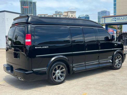 Used 2016 Chevrolet Express 2500 RWD image 10
