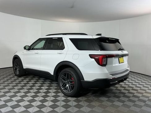 Used 2026 Ford Explorer ST-Line w/ ST-Line Street Pack AWD/4WD image 7