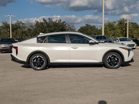 New 2025 Kia K4 GT-Line Turbo FWD image 4