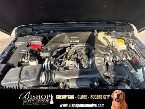 Used 2019 Jeep Wrangler Unlimited Sahara AWD/4WD image 6