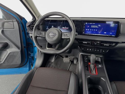 Used 2026 Nissan Kicks SR w/ SR Premium Package FWD image 22