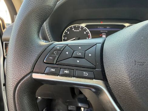 Used 2024 Nissan Sentra SV FWD image 17