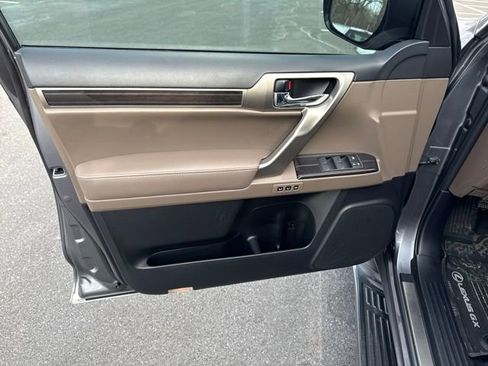 Used 2021 Lexus GX 460 Premium image 18