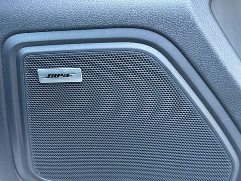 Certified 2025 Porsche Macan AWD/4WD image 20