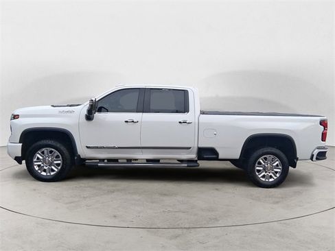 Used 2024 Chevrolet Silverado 2500 High Country w/ High Country Premium Package image 2