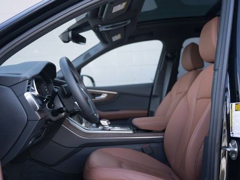 Certified 2025 Audi Q7 2.0T Premium w/ Convenience Plus Package image 17