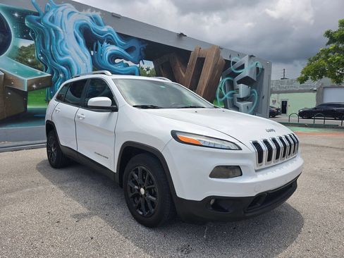Used 2014 Jeep Cherokee Latitude w/ Comfort/Convenience Group FWD image 5