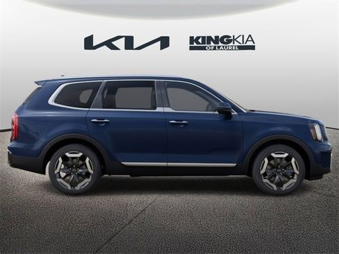 New 2025 Kia Telluride S image 8