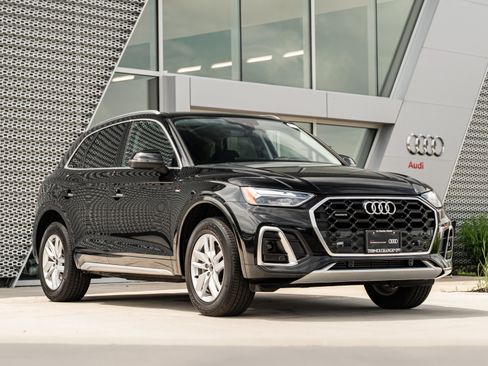 Certified 2023 Audi Q5 2.0T Premium w/ Convenience Package AWD/4WD image 1