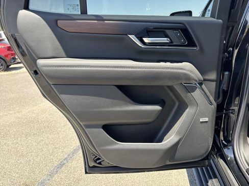 New 2026 GMC Yukon Denali w/ Denali Reserve Package AWD/4WD image 23
