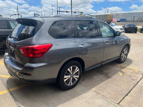 Used 2020 Nissan Pathfinder SL AWD/4WD image 6