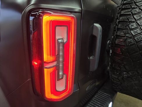 Used 2022 Ford Bronco Badlands image 34