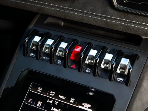 Used 2024 Lamborghini Huracan Sterrato AWD/4WD image 68