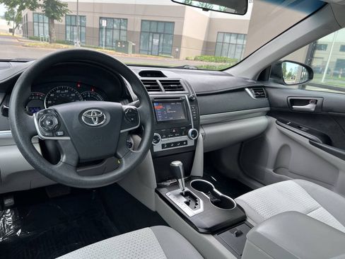Used 2012 Toyota Camry LE FWD image 14