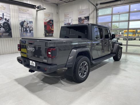 Used 2021 Jeep Gladiator Overland w/ Popular Equipment Package AWD/4WD image 8