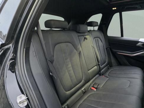 Used 2022 BMW X5 xDrive40i w/ M Sport Package image 14