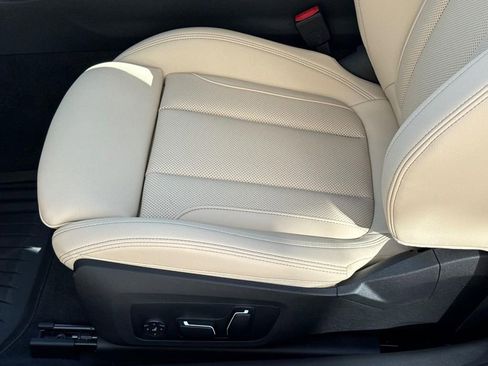 New 2026 BMW 430i xDrive Convertible w/ Convenience Package AWD/4WD image 18