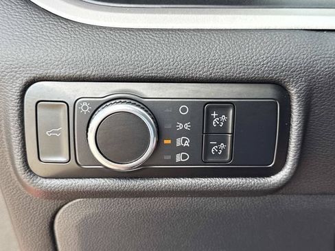 Used 2023 Ford Explorer XLT RWD image 31