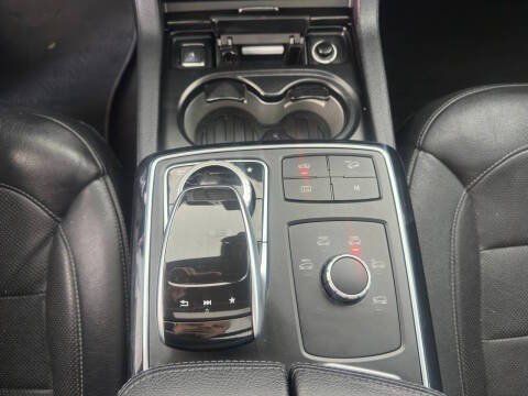 Used 2017 Mercedes-Benz GLS 450 4MATIC image 31