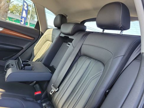 Used 2023 Audi Q5 2.0T Premium image 12