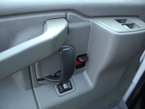 Used 2019 Chevrolet Express 3500 w/ Power Convenience Package image 15