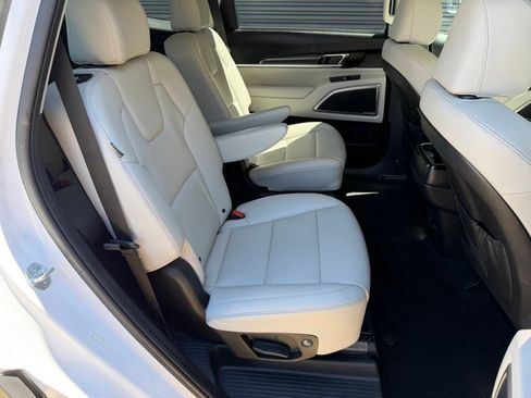 Used 2023 Kia Telluride S AWD/4WD image 20