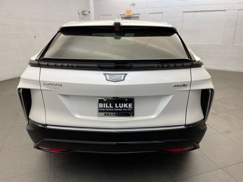 Used 2024 Cadillac Lyriq Luxury RWD image 9