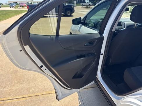 Used 2024 Chevrolet Equinox LT w/ LPO, Floor Liner Package FWD image 15