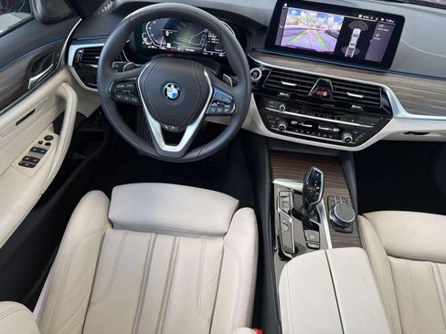 Used 2023 BMW 530e xDrive w/ Premium Package AWD/4WD image 30