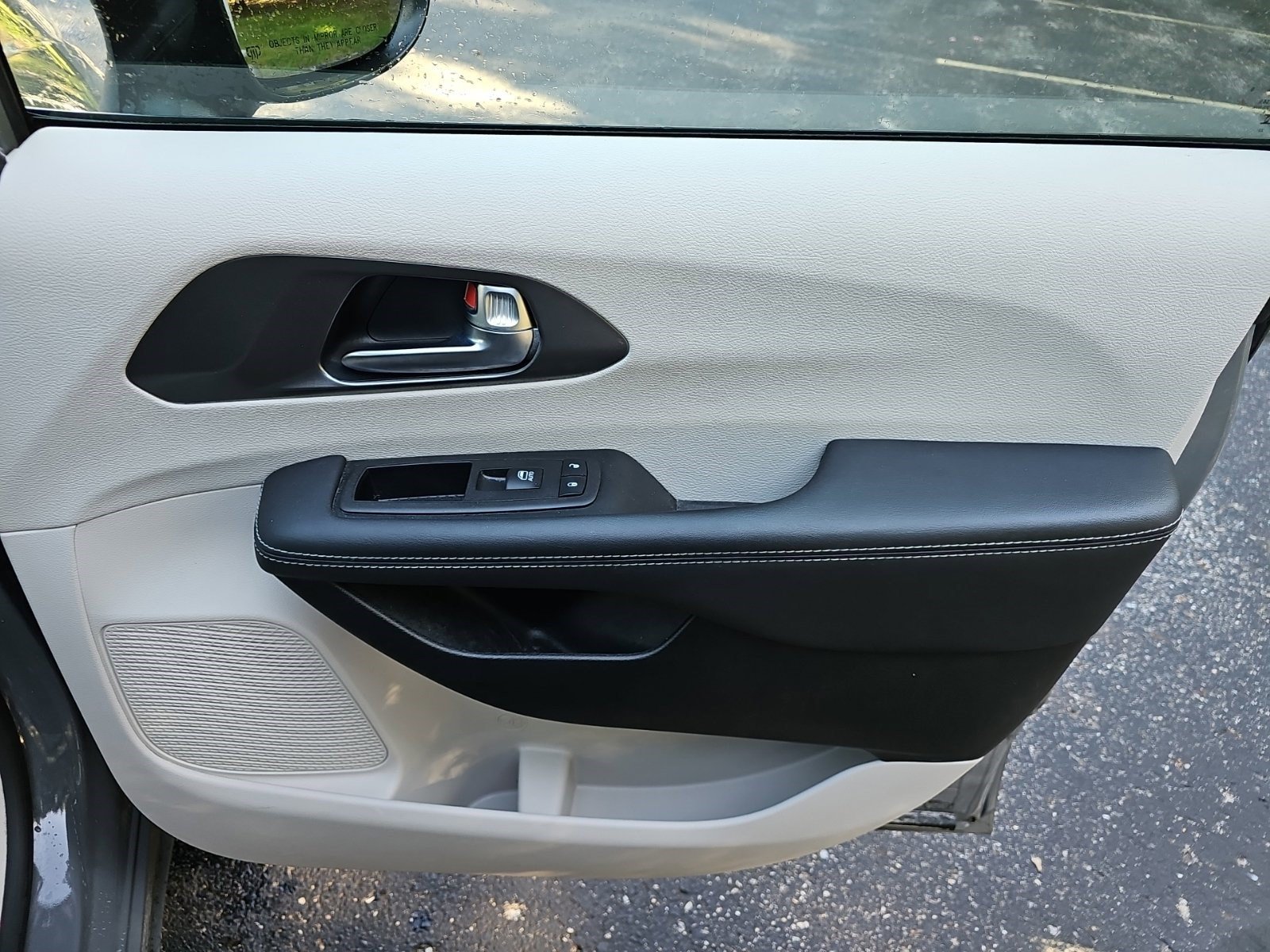 Used 2023 Chrysler Pacifica Touring-L w/ Road Tripper Package AWD/4WD image 14