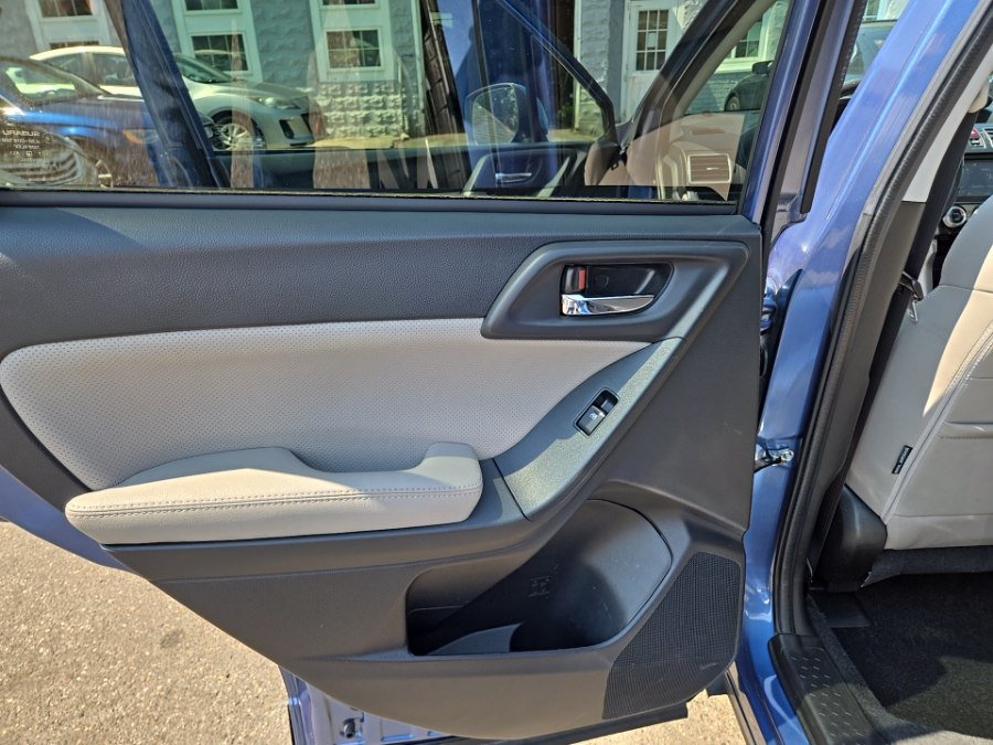 Used 2017 Subaru Forester 2.5i Limited AWD/4WD image 18