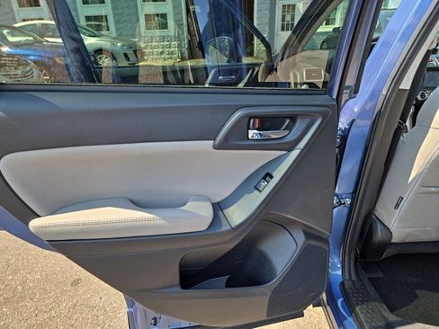 Used 2017 Subaru Forester 2.5i Limited AWD/4WD image 18
