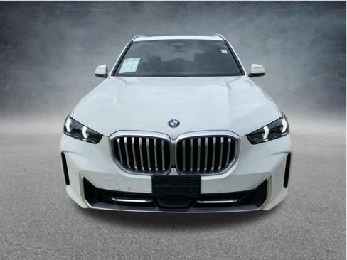 Used 2024 BMW X5 sDrive40i w/ Parking Assistance Package RWD image 2
