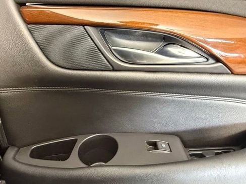 Used 2016 Cadillac Escalade Luxury RWD image 33