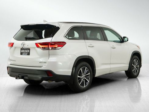 Used 2018 Toyota Highlander XLE image 5