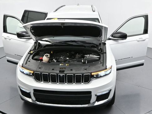 Used 2021 Jeep Grand Cherokee L Limited w/ Luxury Tech Group II AWD/4WD image 35