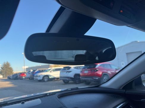 Used 2016 Chevrolet Impala LT w/ Convenience Package image 37