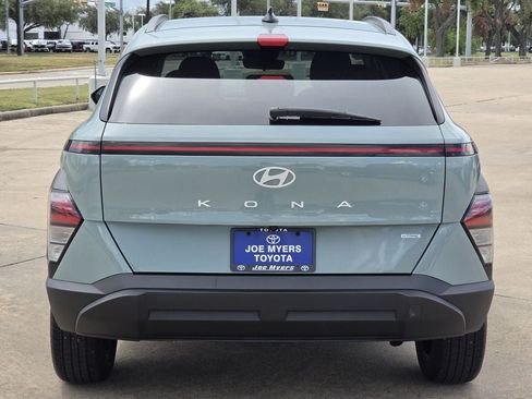 Used 2025 Hyundai Kona SEL AWD/4WD image 8