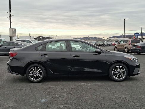 Certified 2023 Kia Forte LXS w/ LXS Technology Package image 7