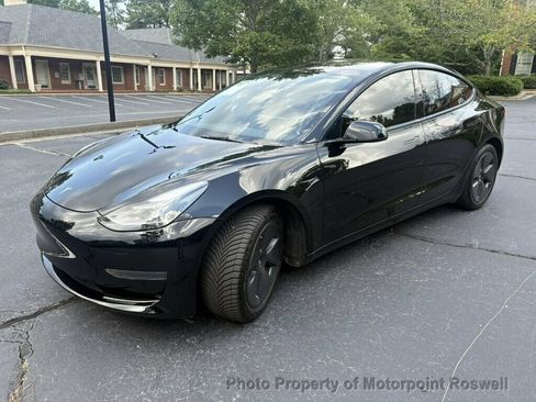 Used 2023 Tesla Model 3 Standard Range RWD image 3