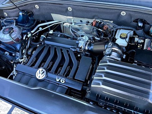 Used 2023 Volkswagen Atlas Cross Sport SE w/ Panoramic Sunroof Package image 34